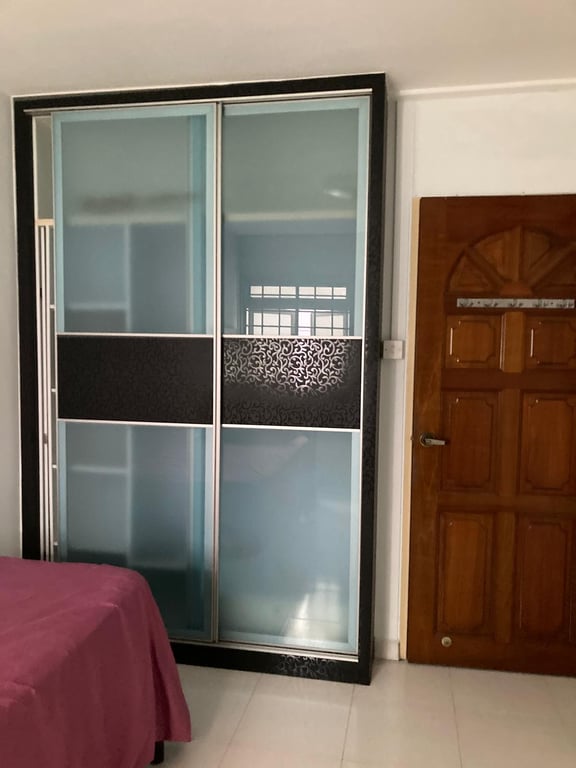HDB Common Room for Rent in Bukit Panjang · 222 Pending Road, 670222 · S$ 800/mo - Image 3 of 4