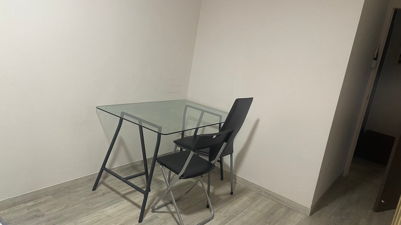 HDB Common Room for Rent in Serangoon · 404 Serangoon Avenue 1, 550404 · S$ 1,000/mo - Image 1 of 5