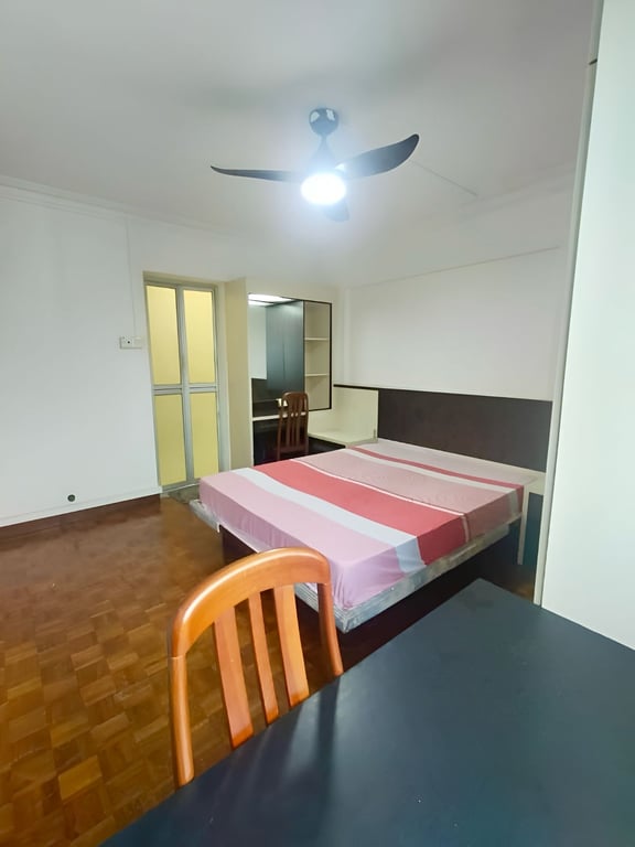 HDB Master Room for Rent in Bukit Merah · 107 Spottiswoode Park Road, 080107 · S$ 1,680/mo - Image 2 of 6
