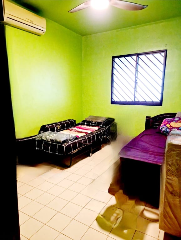 HDB Common Room for Rent in Bukit Batok · 410 Bukit Batok West Avenue 4 · S$ 550/mo - Image 1 of 1