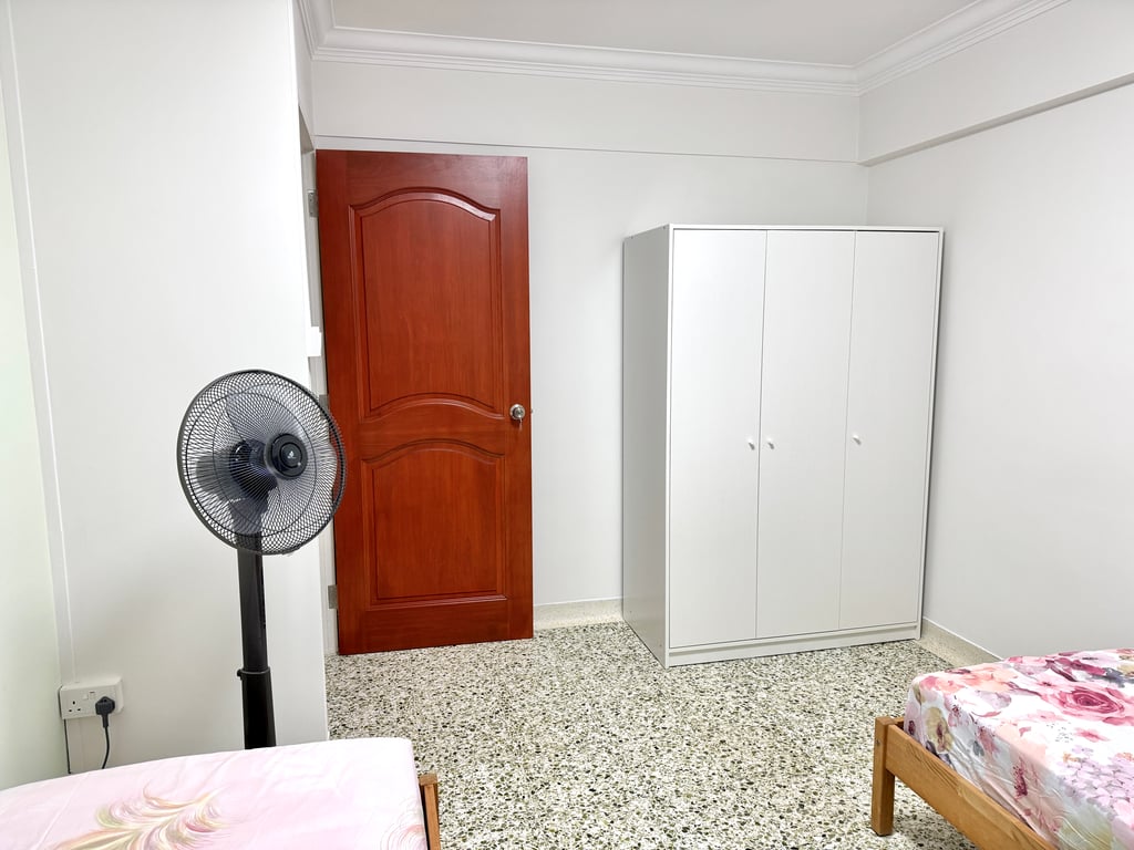 HDB Common Room for Rent in Hougang · 21 Hougang Avenue 3, 530021 · S$ 1,000/mo - Image 5 of 7