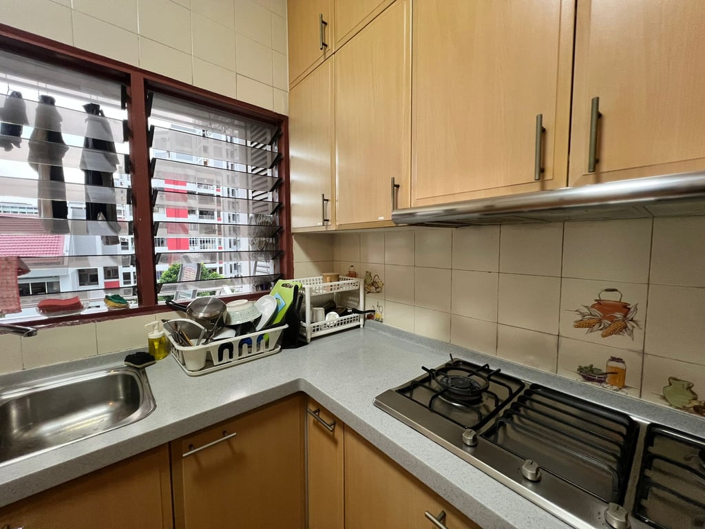 Ang Mo Kio Condo Common Room for Rent – 7 Ang Mo Kio Avenue 9 - Image 6 of 8