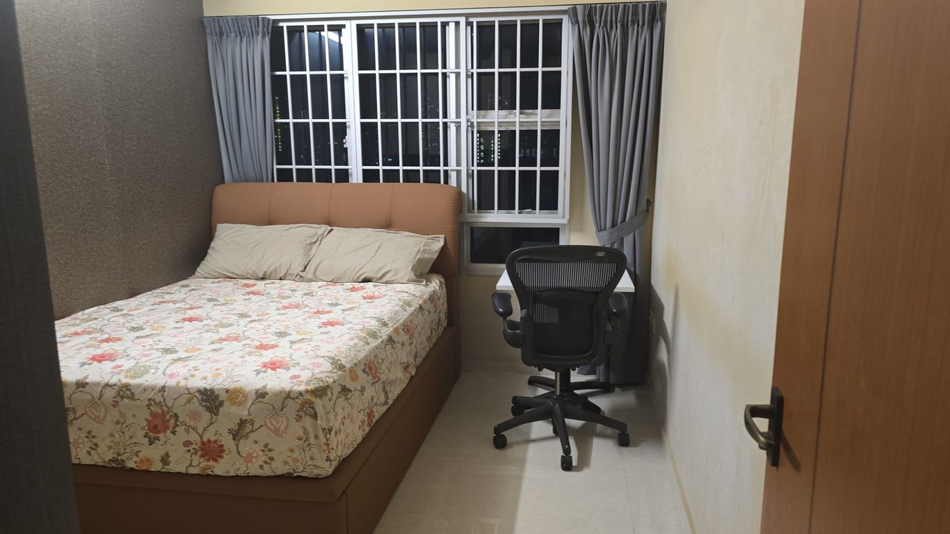 HDB Common Room for Rent in Queenstown · 50 Commonwealth Drive · S$ 1,500/mo - Image 1 of 1