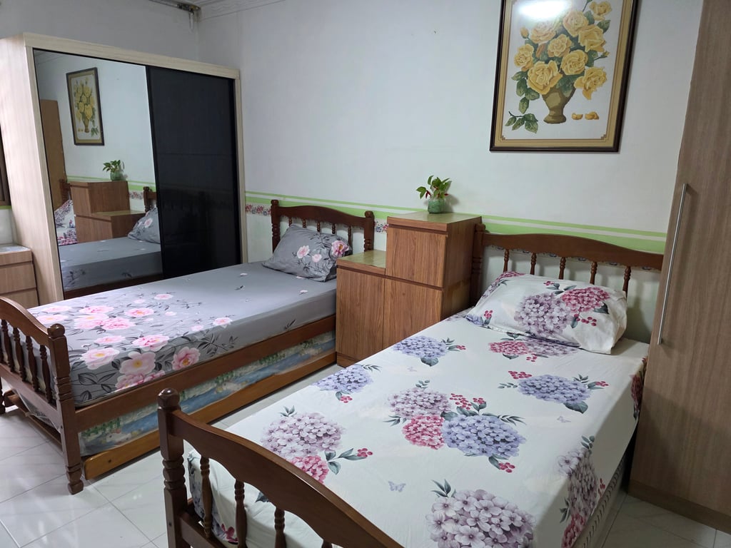 HDB Common Room for Rent in Hougang · 636 Hougang Avenue 8, 530636 · S$ 450/mo - Image 4 of 4