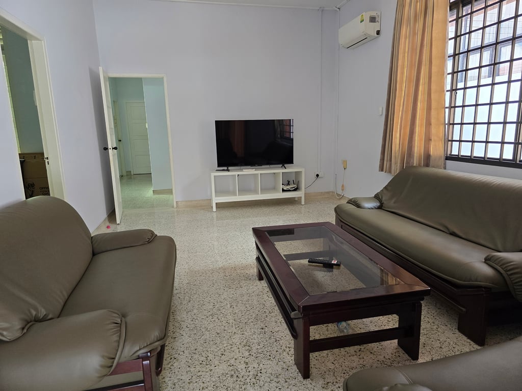 Landed Whole Unit for Rent in Serangoon · Chiselhurst Grove · S$ 5,000/mo - Image 1 of 1