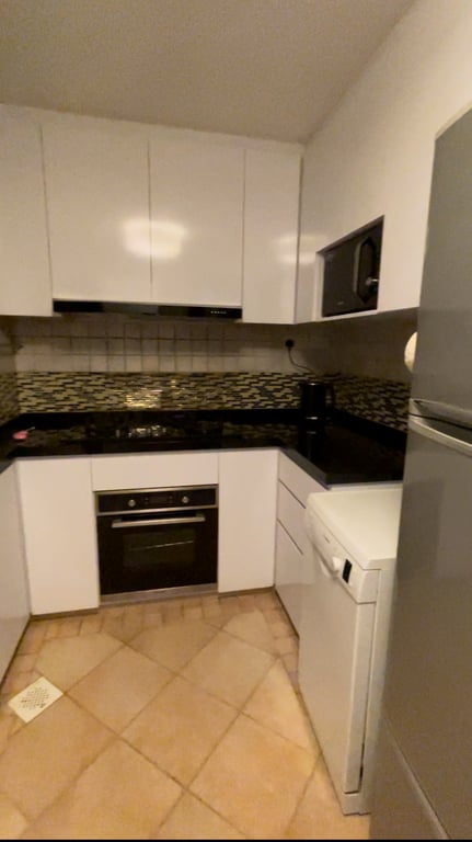 Outram Condo Common Room for Rent – 33 Club Street - Image 5 of 5