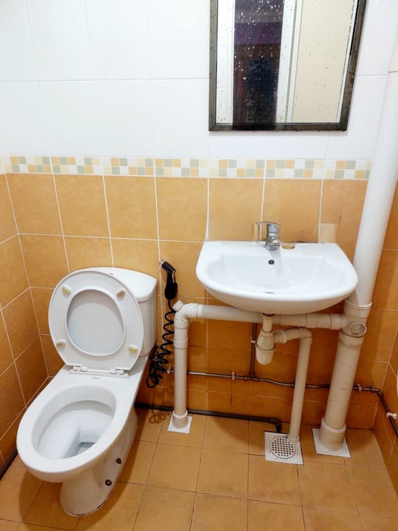 Clementi HDB Master Room for Rent – 710 Clementi West Street 2 - Image 5 of 6