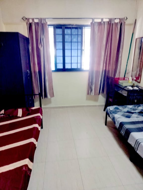 HDB Common Room for Rent in Jurong West · 440 Jurong West Avenue 1, 640440 · S$ 450/mo - Image 1 of 7