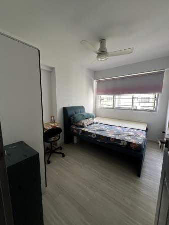 Yishun HDB Common Room for Rent – 674B Yishun Avenue 4 - Image 3 of 5