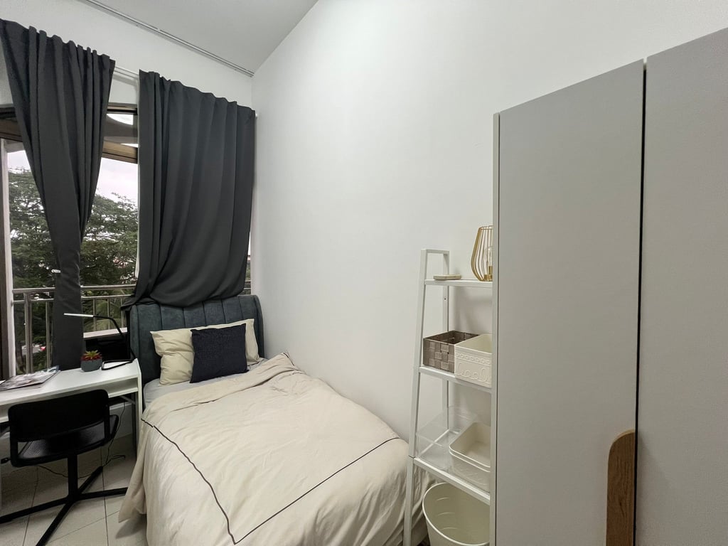 Condo Common Room for Rent in Ang Mo Kio · 7 Ang Mo Kio Avenue 9 · S$ 900/mo - Image 1 of 1