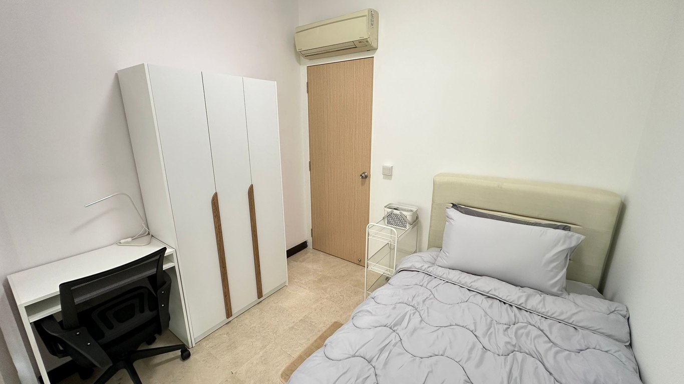 Condo Common Room for Rent in Bedok · 186 Jalan Eunos, 419537 · S$ 1,200/mo - Image 2 of 8