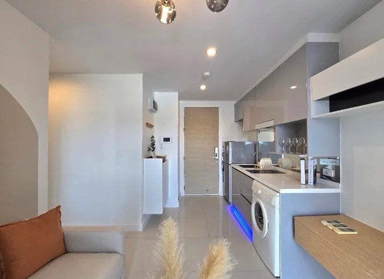 Condo Whole Unit for Rent in Bukit Timah · 7 Upper Bukit Timah View, 588135 · S$ 1,299/mo - Image 2 of 5