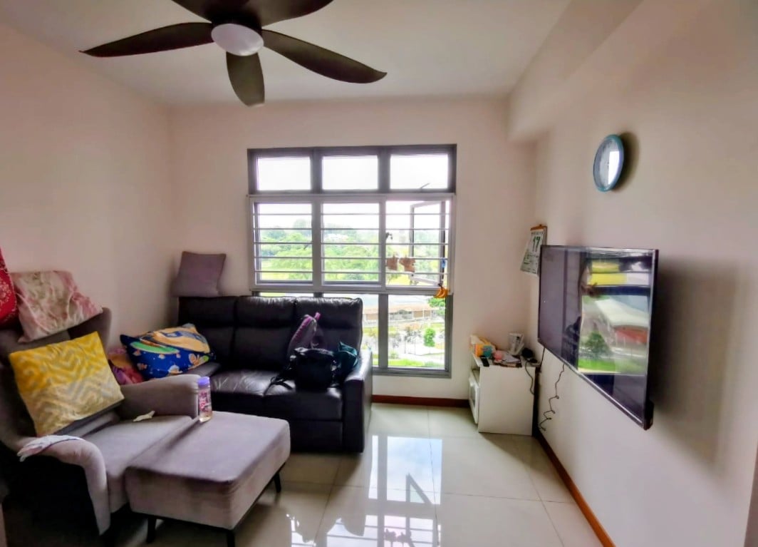 HDB Master Room for Rent in Queenstown · 31 Margaret Drive, 140031 · S$ 450/mo - Image 1 of 4