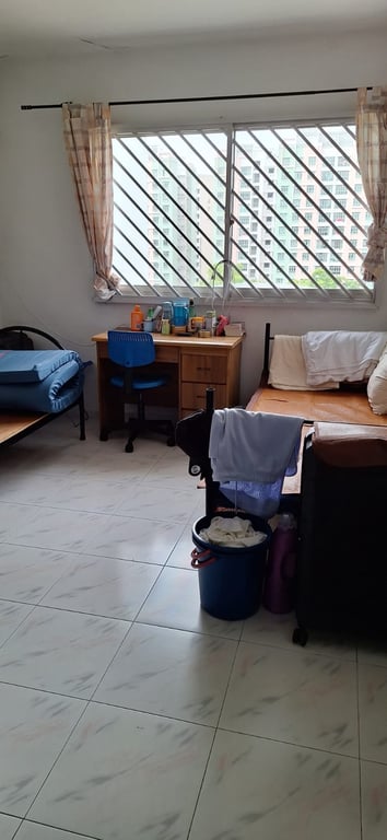 HDB Common Room for Rent in Bukit Panjang · 432 Bukit Panjang Ring Road · S$ 450/mo - Image 1 of 1