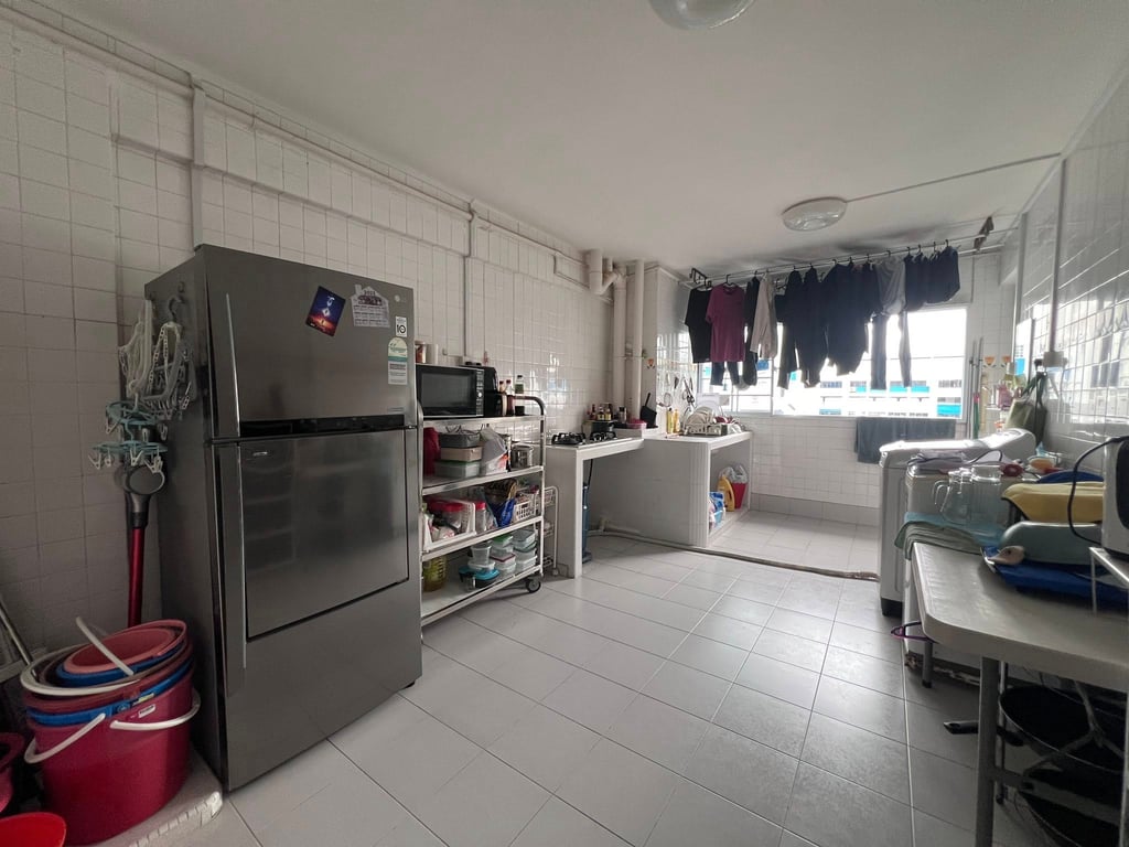 HDB Master Room for Rent in Hougang · 309 Hougang Avenue 5, 530309 · S$ 1,500/mo - Image 5 of 6