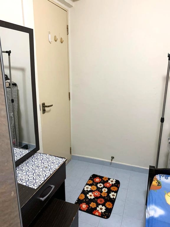 HDB Common Room for Rent in Bedok · 34 Bedok South Avenue 2, 460034 · S$ 700/mo - Image 3 of 5