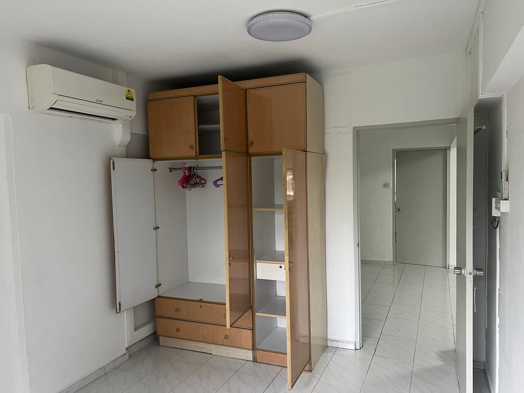 HDB Whole Unit for Rent in Woodlands · 24 Marsiling Drive, 730024 · S$ 2,800/mo - Image 4 of 9