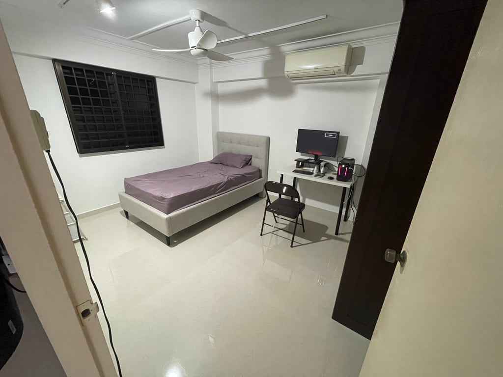 HDB Common Room for Rent in Queenstown · 20 Dover Crescent, 130020 · S$ 1,000/mo - Image 2 of 2