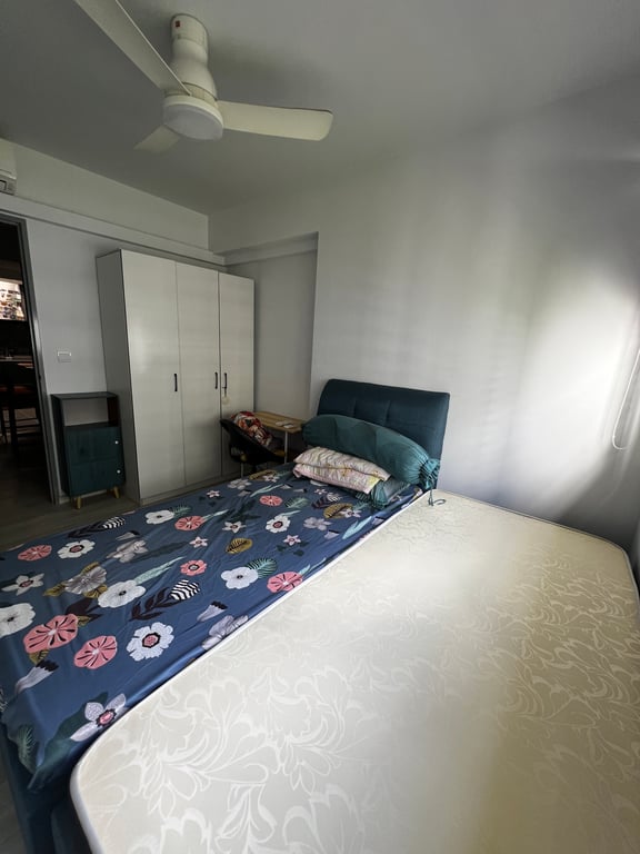 Yishun HDB Common Room for Rent – 674B Yishun Avenue 4 - Image 4 of 5