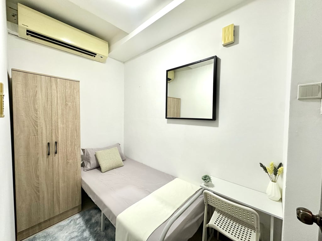 Bukit Batok Condo Common Room for Rent – 56 Bukit Batok East Avenue 5 - Image 11 of 15