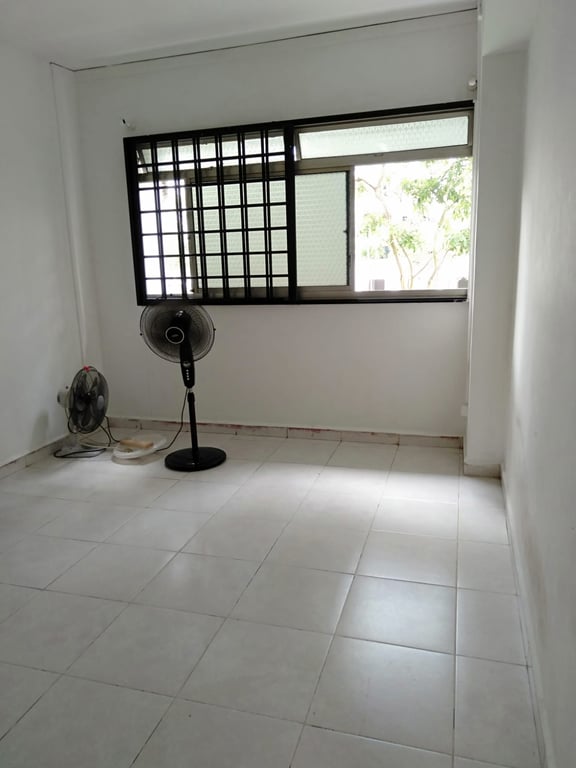 HDB Common Room for Rent in Jurong West · 863 Jurong West Street 81 · S$ 550/mo - Image 1 of 1