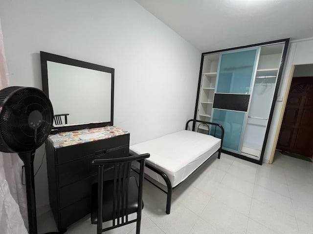 HDB Common Room for Rent in Bukit Panjang · 222 Pending Road · S$ 800/mo - Image 1 of 1