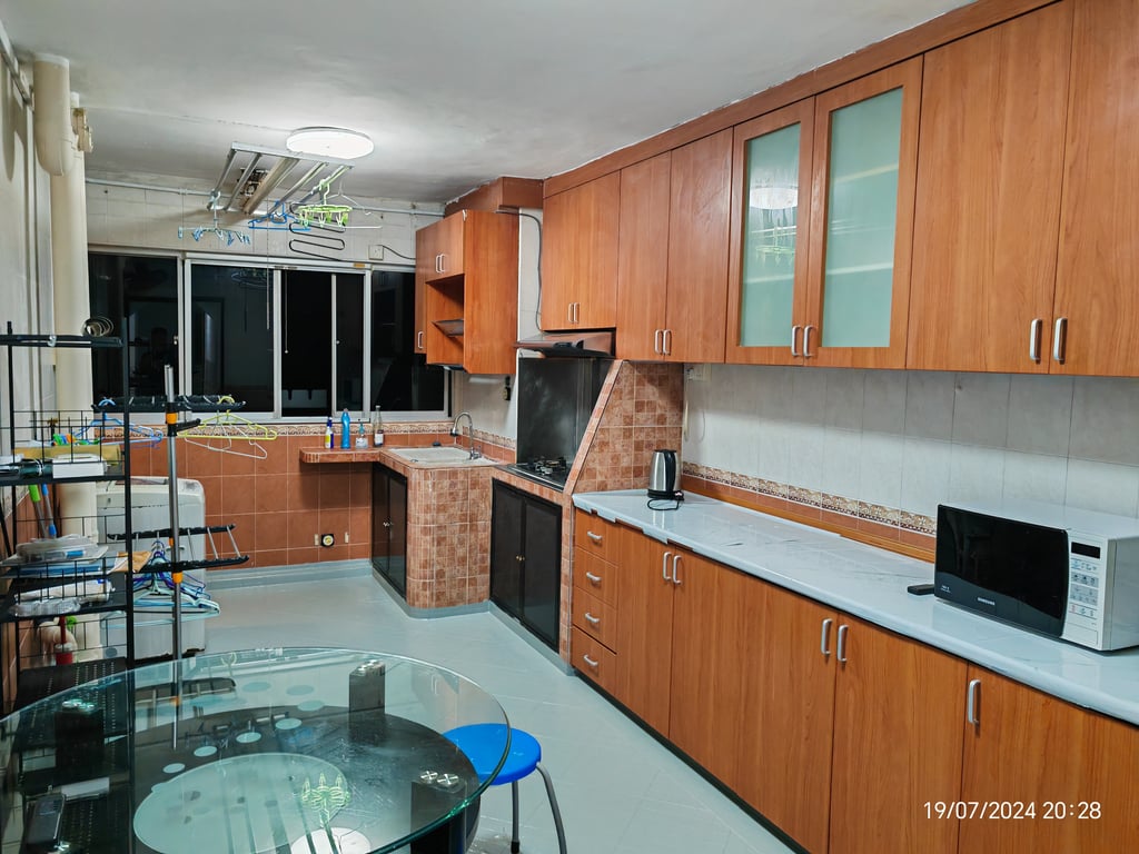 Clementi HDB Master Room for Rent – 506 West Coast Drive - Image 2 of 4