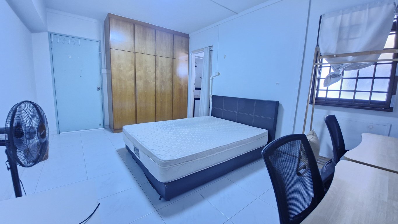 HDB Master Room for Rent in Sembawang · 321 Sembawang Close, 750321 · S$ 1,100/mo - Image 2 of 3