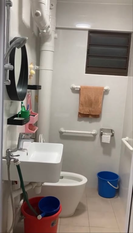 HDB Common Room for Rent in Bukit Panjang · 222 Pending Road, 670222 · S$ 800/mo - Image 4 of 4