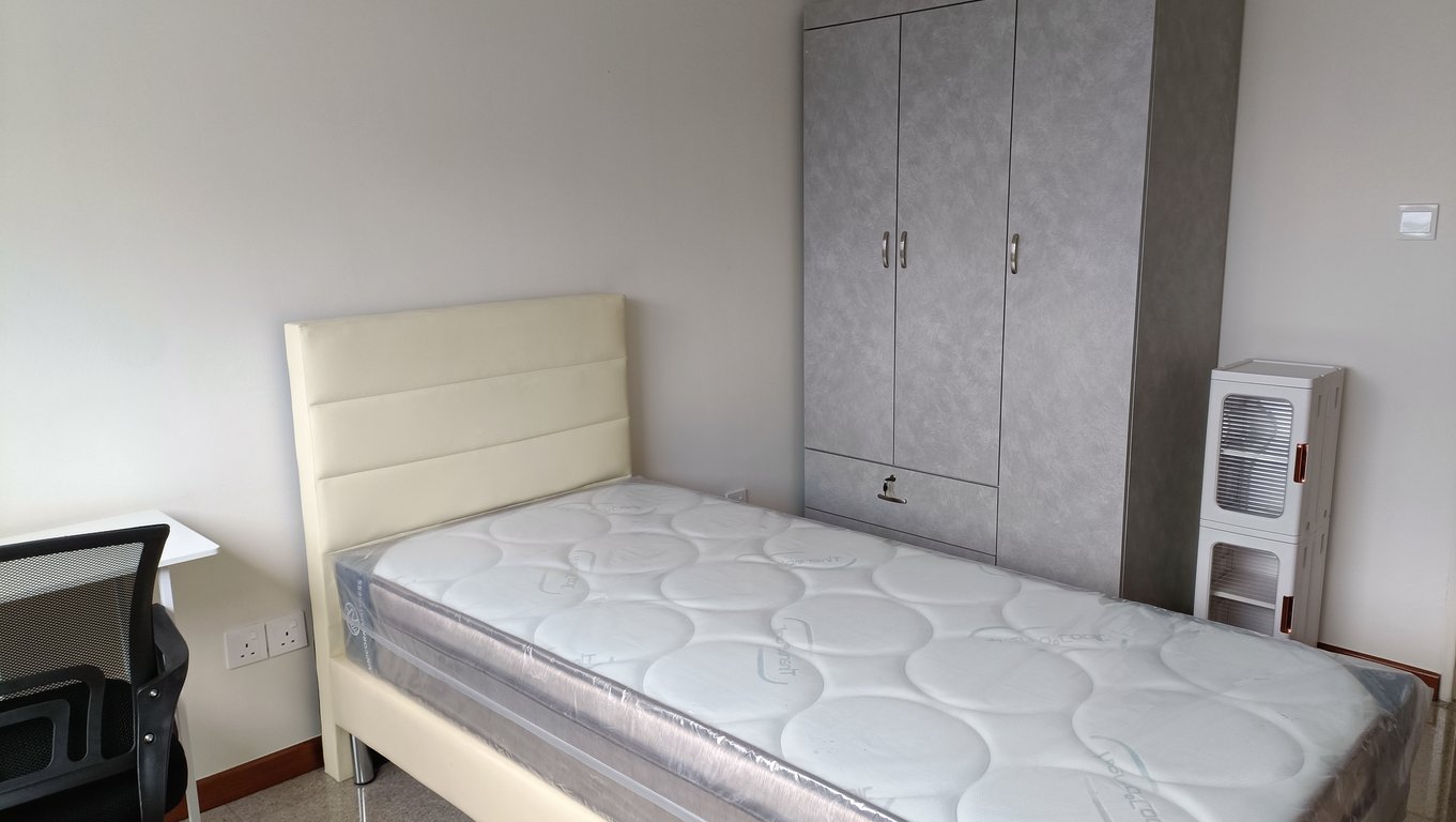 HDB Common Room for Rent in Toa Payoh · 145 Lorong 2 Toa Payoh, 310145 · S$ 1,400/mo - Image 2 of 3