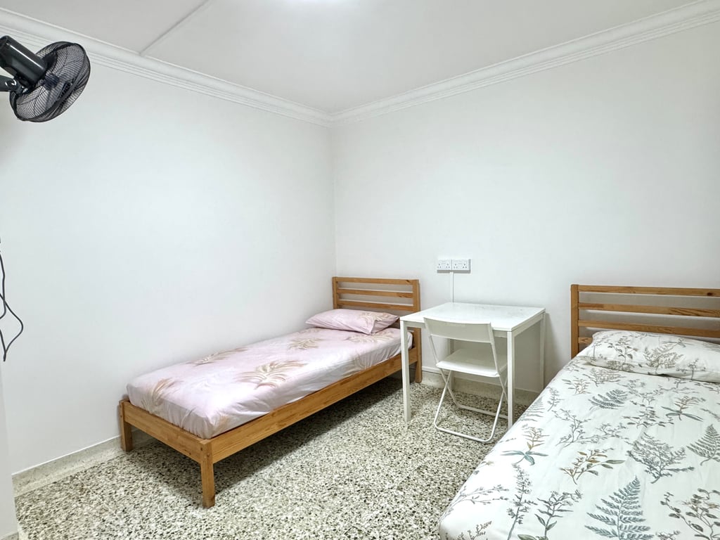 HDB Common Room for Rent in Hougang · 21 Hougang Avenue 3, 530021 · S$ 1,000/mo - Image 5 of 5