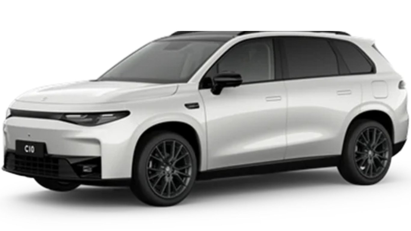 Leapmotor C10 electric SUV front three-quarter view