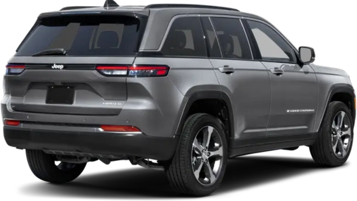 Jeep WL Grand Cherokee rear three-quarter view