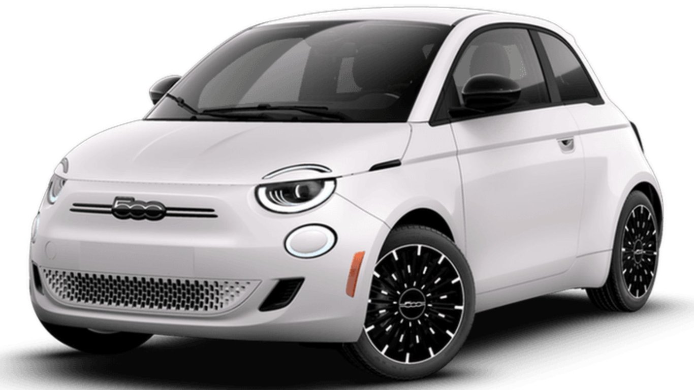 Fiat 500e electric hatch front three-quarter view