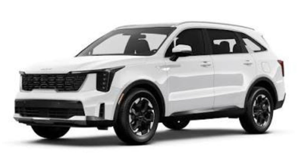 Kia Sorento hybrid and PHEV price cut in Pakistan