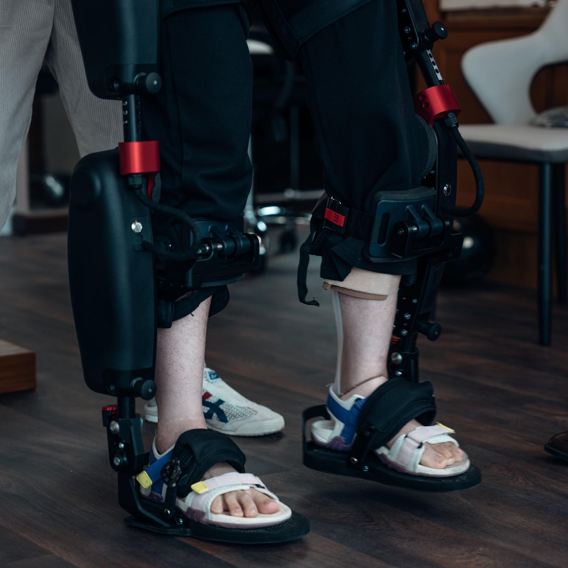 The rehabilitation technology used in the programme, machine 1