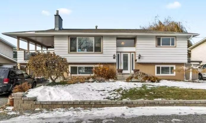 </who>This 2,000-square-foot, four-bedroom, two-bathroom house on Collingwood Drive is listed for sale for $639,900, which is just a little more than the $631,600 benchmark selling price of a typical house in Kamloops last month.