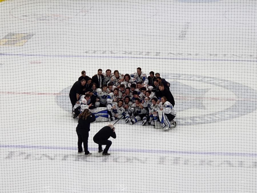 <who> Photo Credit: NowMedia </who> The Penticton Vees celebrate their Okanagan Cup victory.