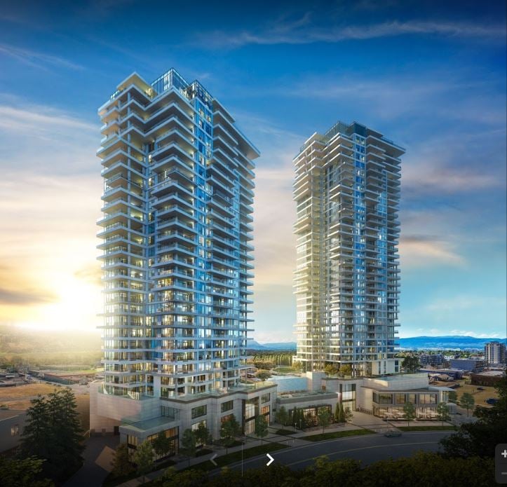 </who>The penthouse covers the entire 36th floor of One Water Street's east tower, the skyscraper at right, which is the tallest building in the Okanagan.