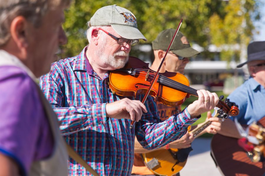 <who>Photo Credit: NowMedia</who> Richard Cannings on the fiddle
