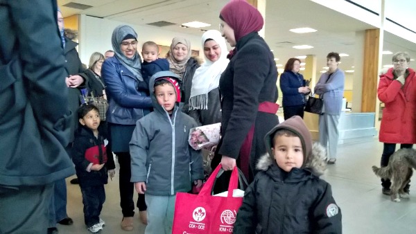 <who> Photo Credit: KamloopsBCNow </who> Hamzah, 6, Mother Amani Alsaiti, 29, and Ghelan , 3, arrived in Kamloops on Thursday.