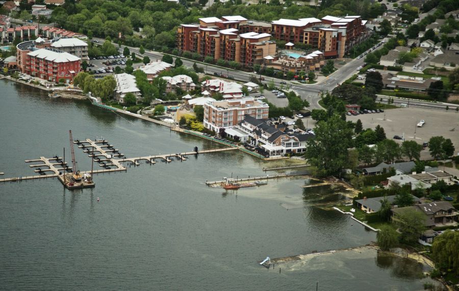 <who> Photo Credit: KelownaNow. </who> The docks at the Hotel Eldorado. 