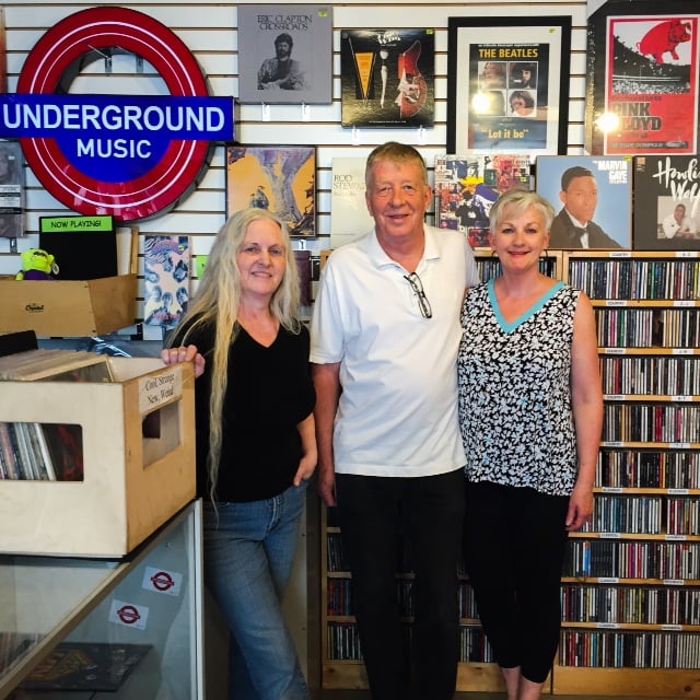 <who> Underground Music (l to r): Angela Stobart, Joe Thompson, Paula Thompson.