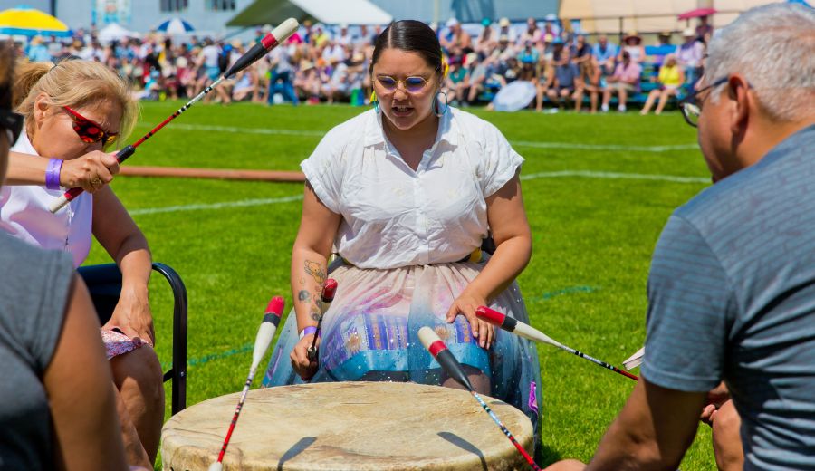 <who>Photo Credit: NowMedia</who> Ths enthusiastic drum circle courtesy of the Lower Similkameen Indian Band