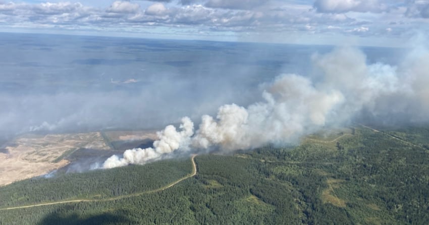 <who> Photo Credit: BCWS </who> The Bearhole Lake wildfire is located south of Tumbler Ridge.