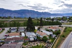 BRIGHT 3-BEDROOM HOME NEAR LAKE AND WINERIES Photo
