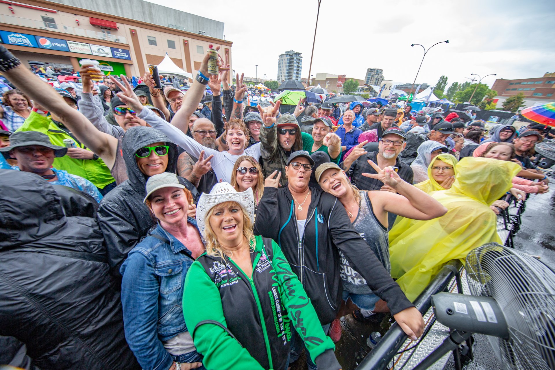 Attendees close out final day of RTL by rockin’ in the rain