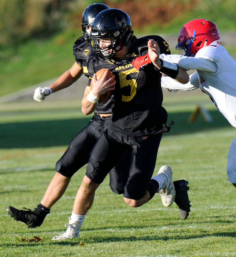 Voted the Grade 11 player of the year, QB Nate Beauchamin will guide the Owls in 2020.