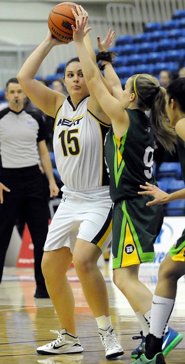 <who>Photo Credit: Lorne White/KelownaNow.com </who>Robyn Aulin-Haynes scored 15 points in two weekend games.