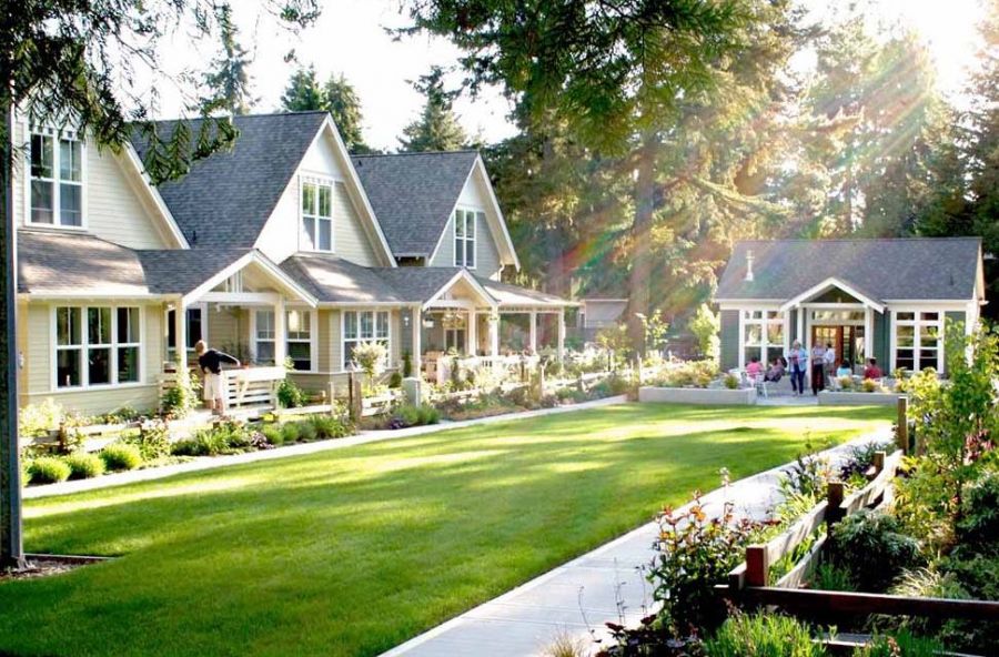 </who>The Tranquille village will be made up of 1,500 homes, a mix of cottages, like these pictured above, and single-family homes (pictured below), lakeside estates, townhouses and condominiums in low-rise buildings (like those also pictured below).
